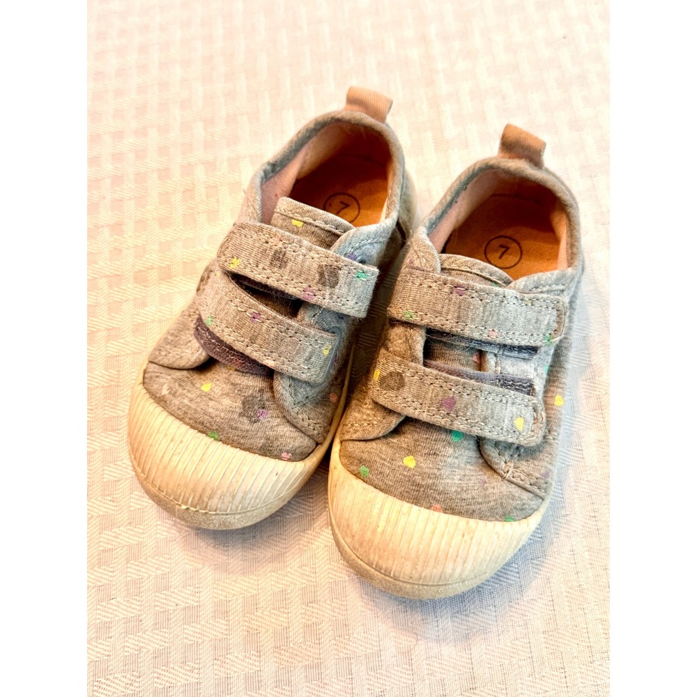 Cat & Jack Toddler Girl Gray Heart Print Velcro Sneakers Size 7 Toddler Low Top